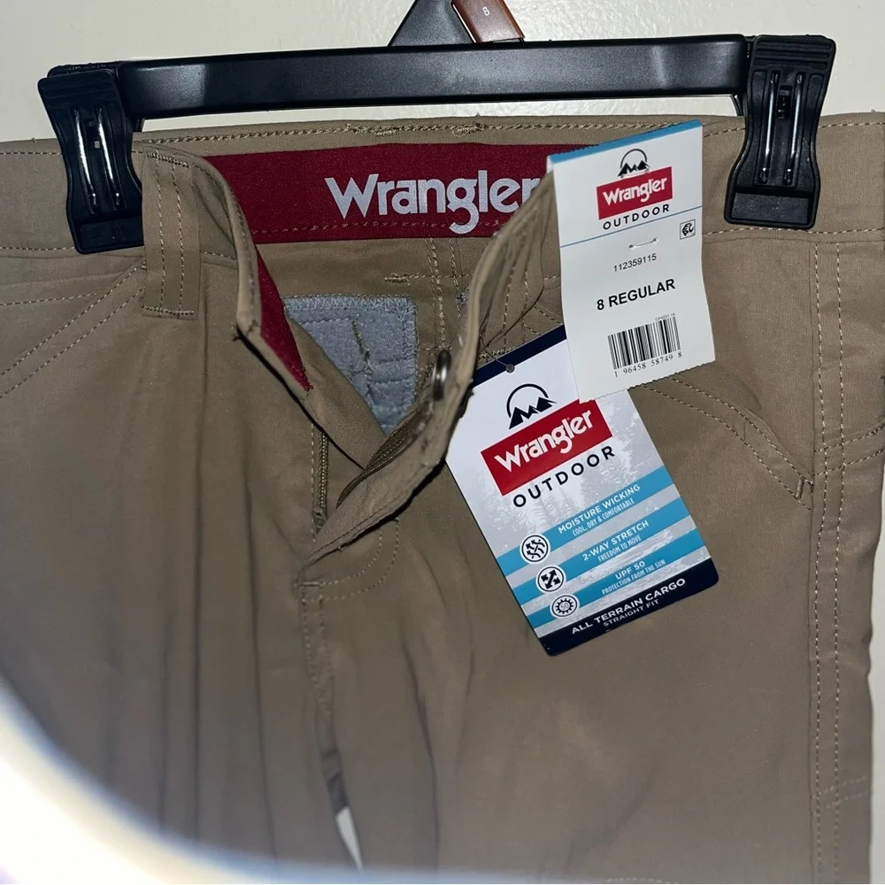 Wrangler Men's Khaki Outdoor Cargo Pants  Size ( 8 Regular)